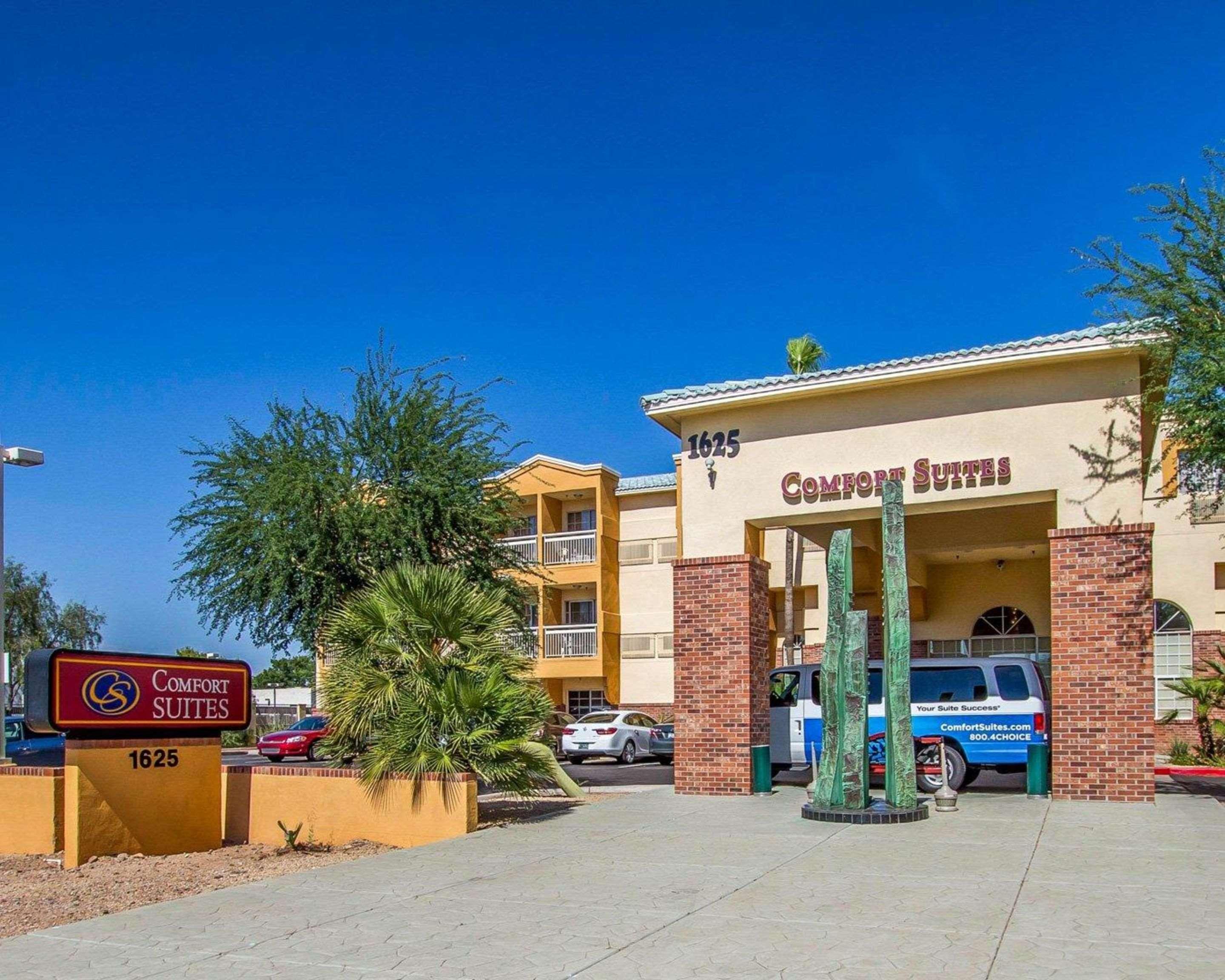 Comfort Suites Phoenix Airport Tempe Exterior foto